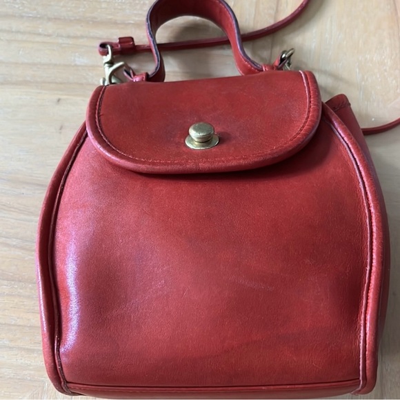 Authentic Coach RARE red vintage Derby bag. Style #9904. - Picture 9 of 14